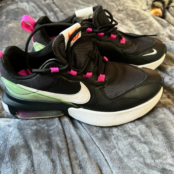 Nike Air Max Verona Black and Mint - Picture 3 of 8